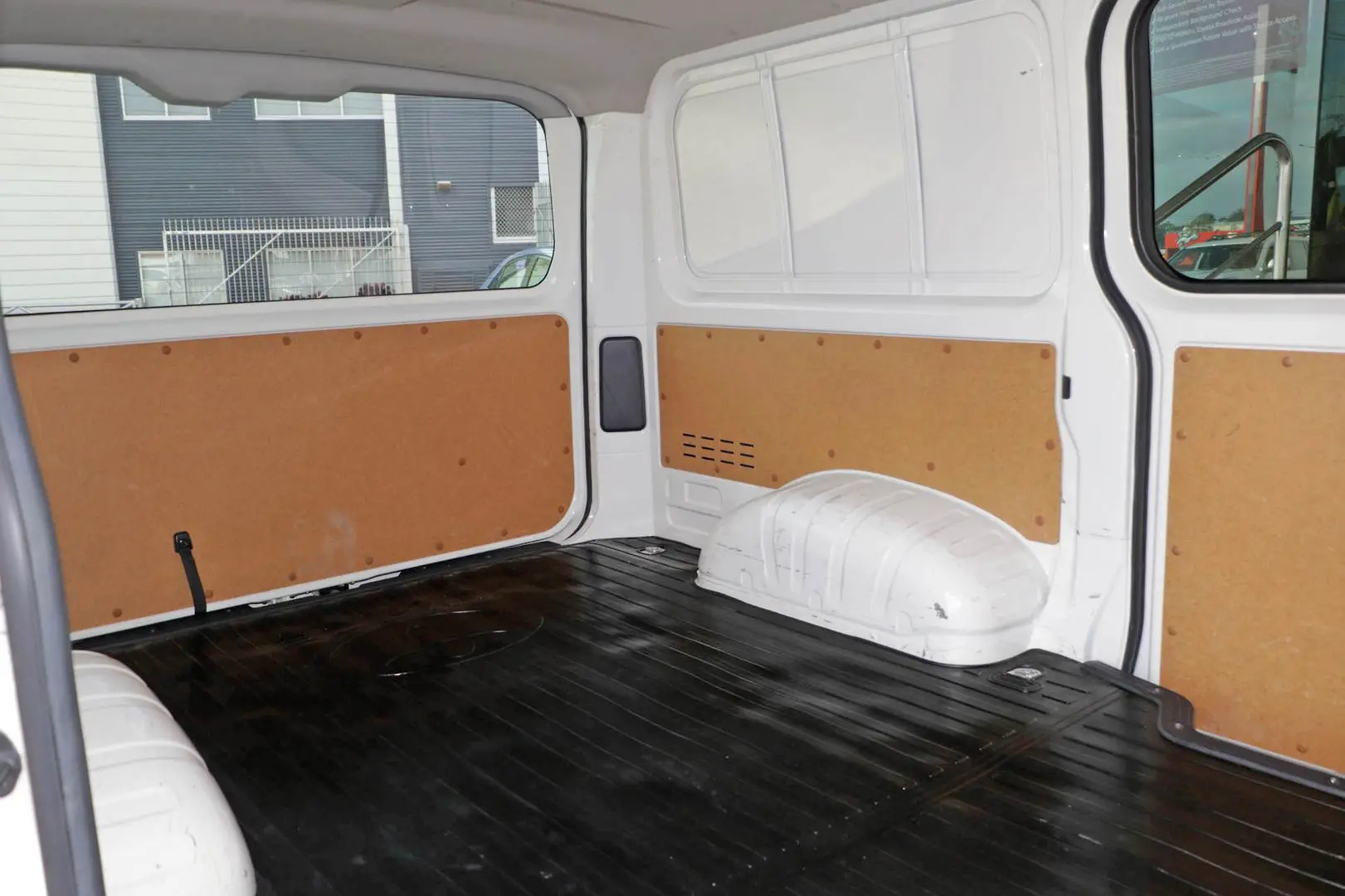 2019 Toyota Hiace Gallery Image 23
