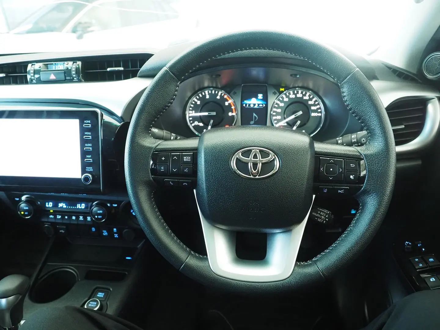 2024 Toyota Hilux Gallery Image 18