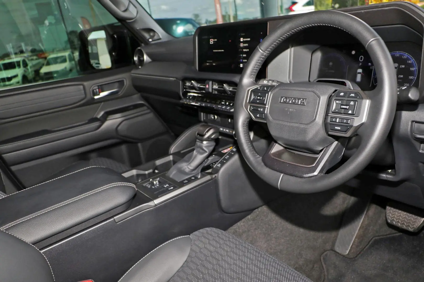 2025 Toyota Landcruiser Prado Gallery Image 6
