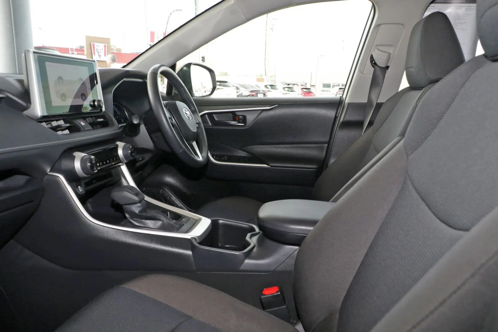 2024 Toyota RAV4 Gallery Image 8