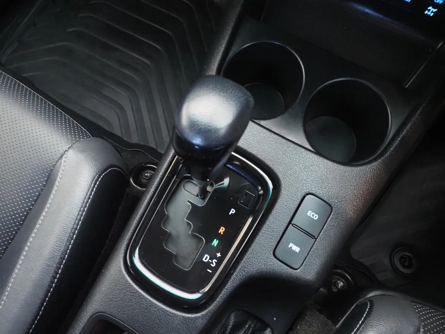 2022 Toyota Hilux Gallery Image 22