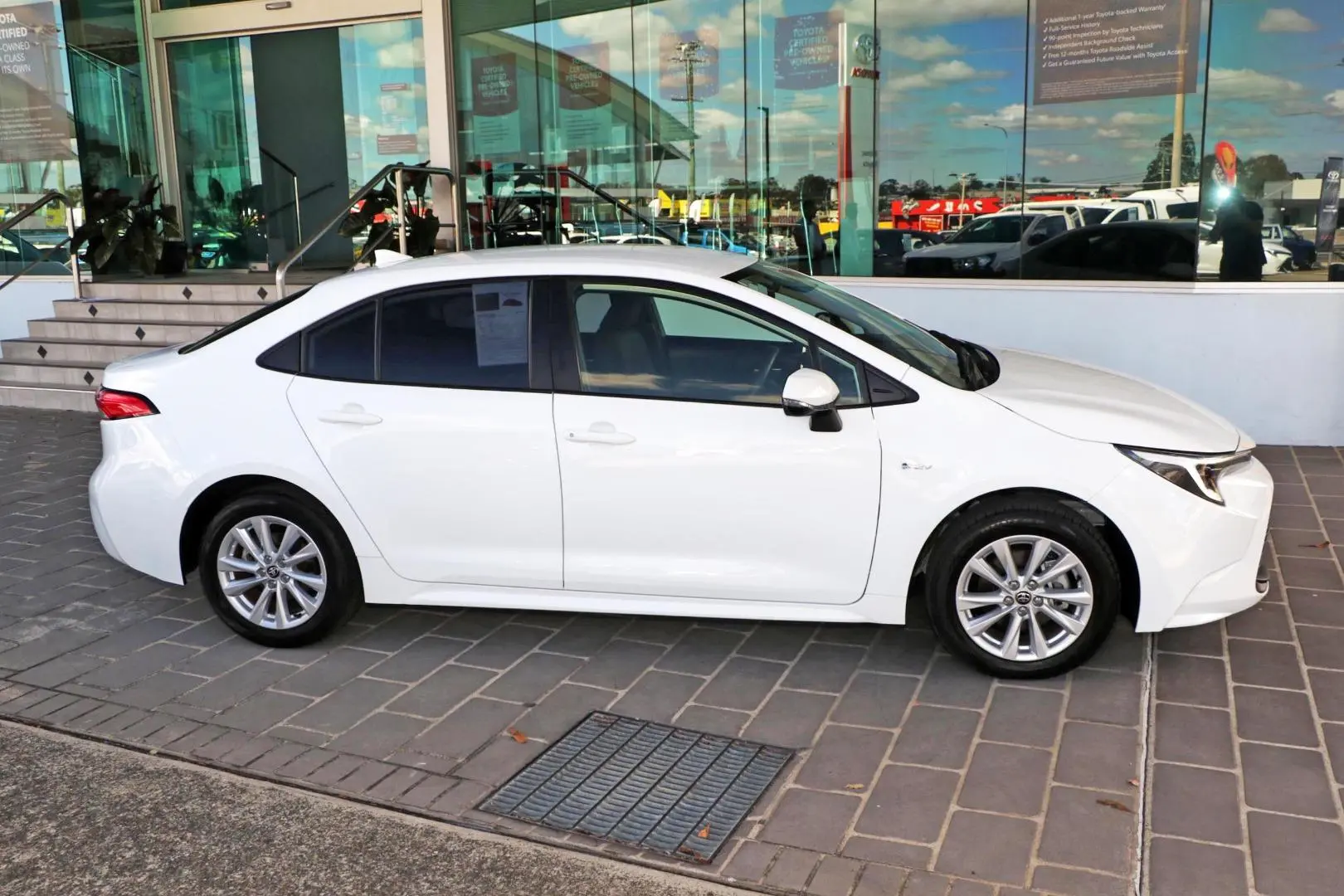 2025 Toyota Corolla Gallery Image 6