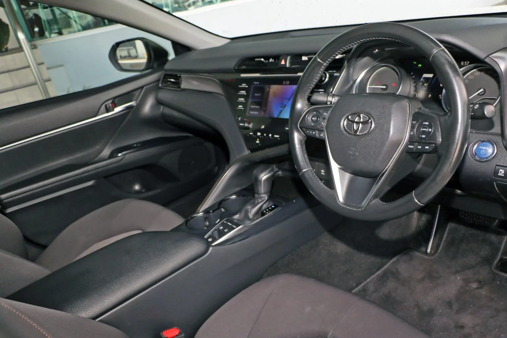 2020 Toyota Camry Gallery Image 6