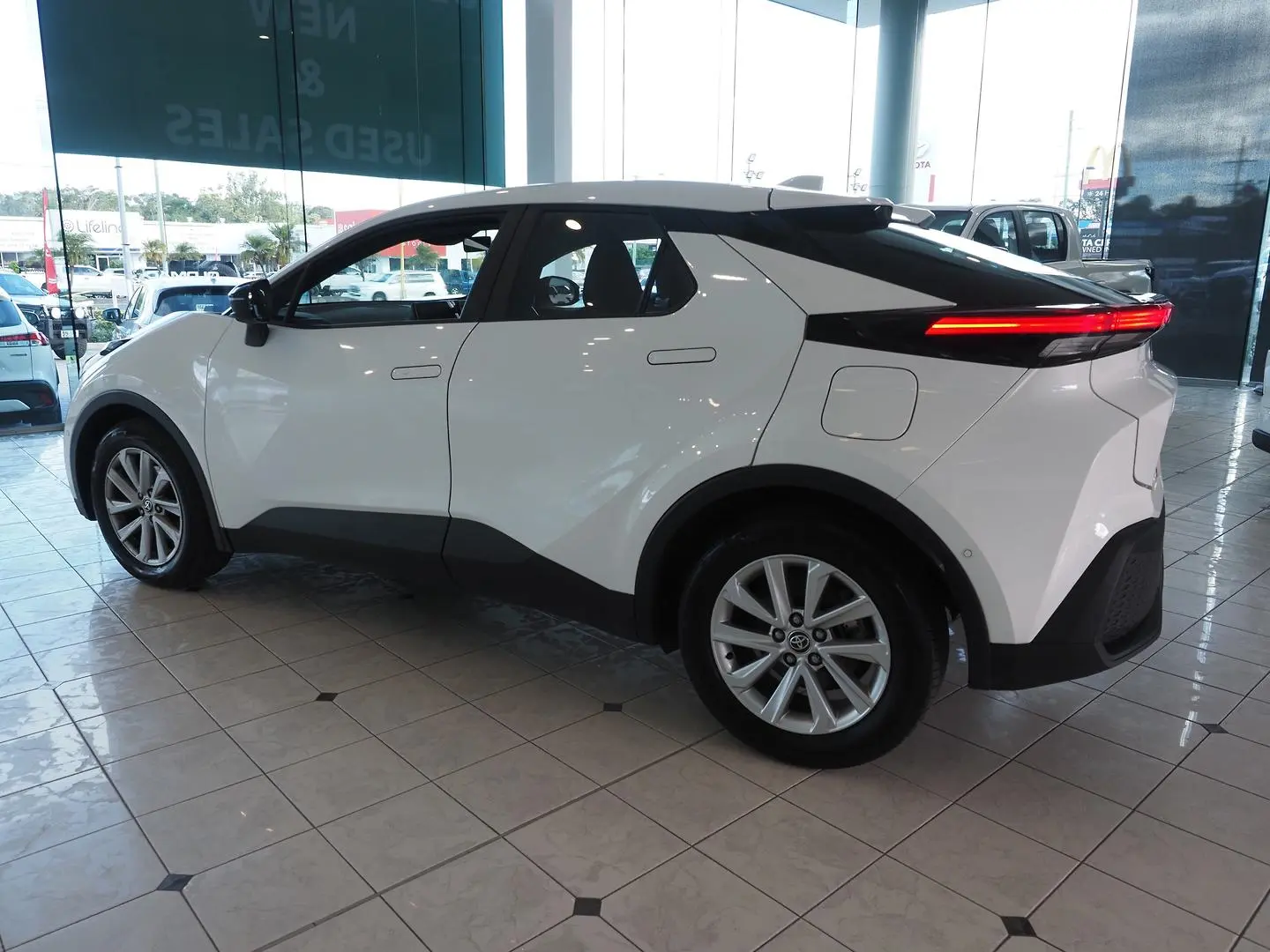 2024 Toyota C-HR Gallery Image 9
