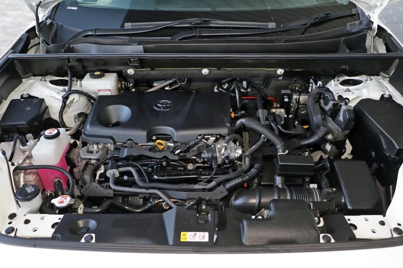 2022 Toyota RAV4 Gallery Image 19
