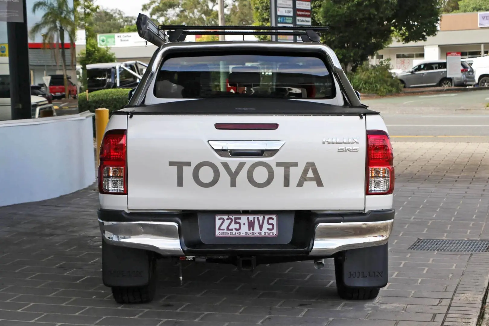 2016 Toyota Hilux Gallery Image 3