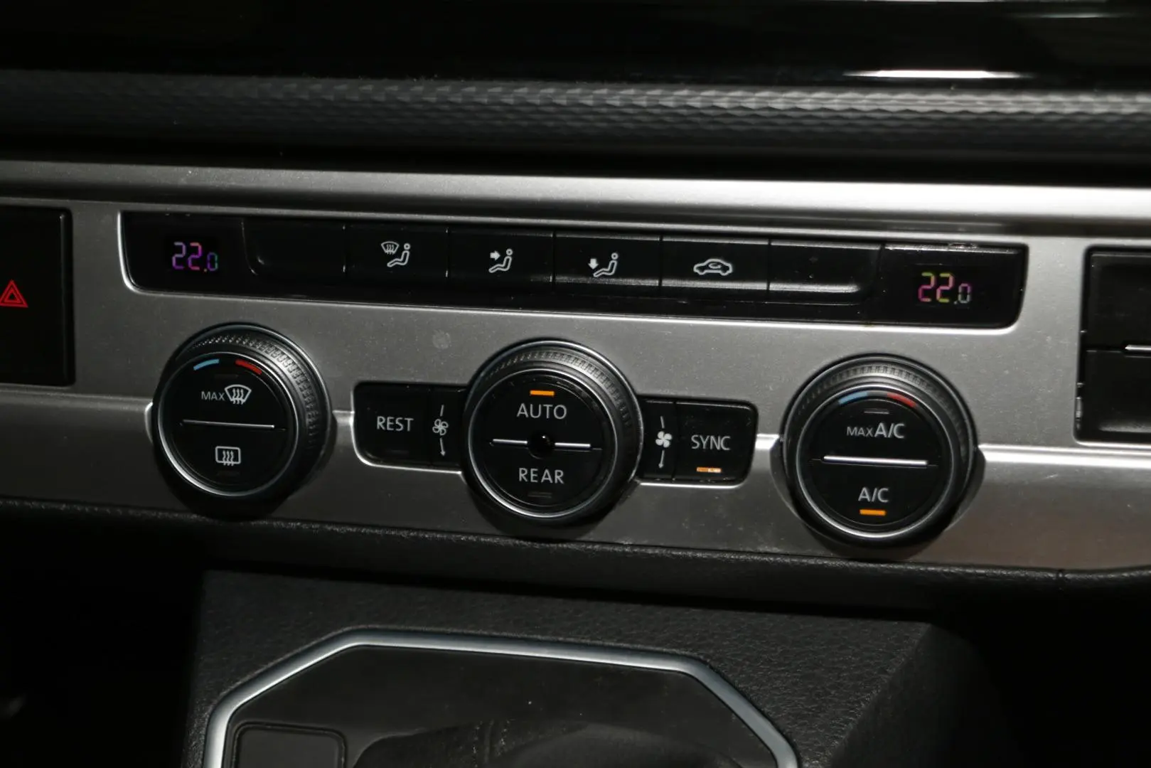 2021 Volkswagen Multivan Gallery Image 16