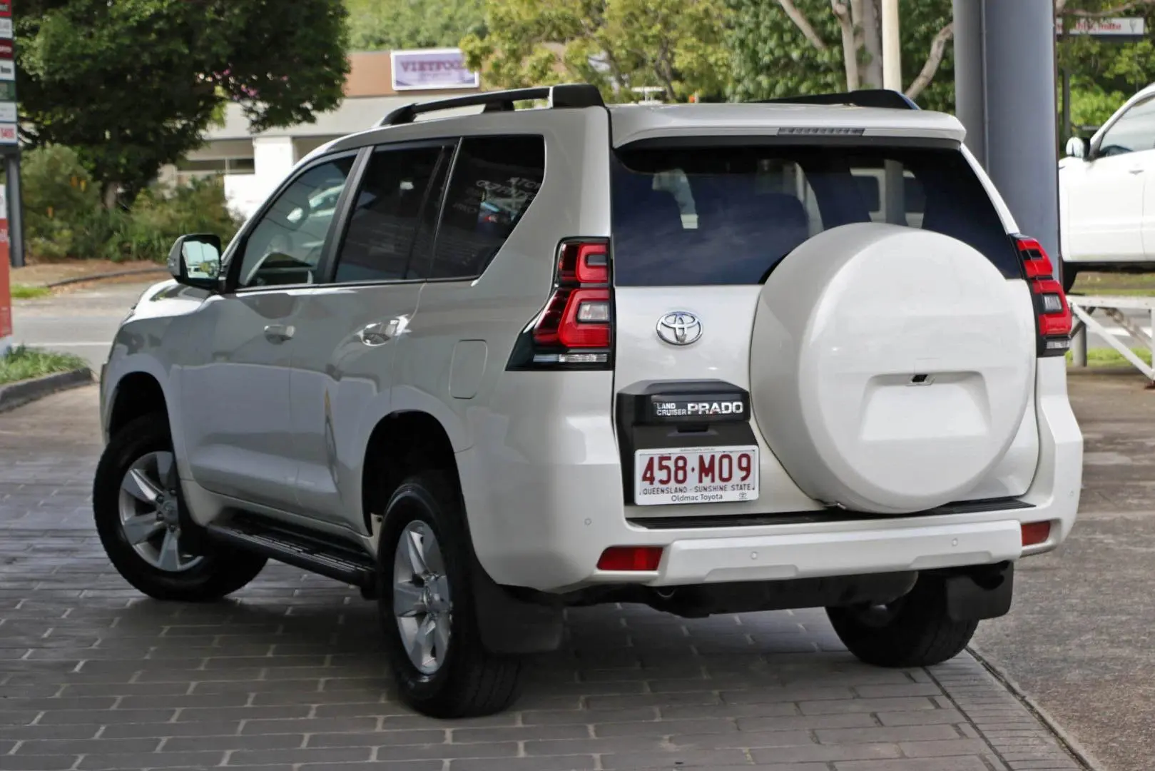 2023 Toyota Landcruiser Prado Gallery Image 2