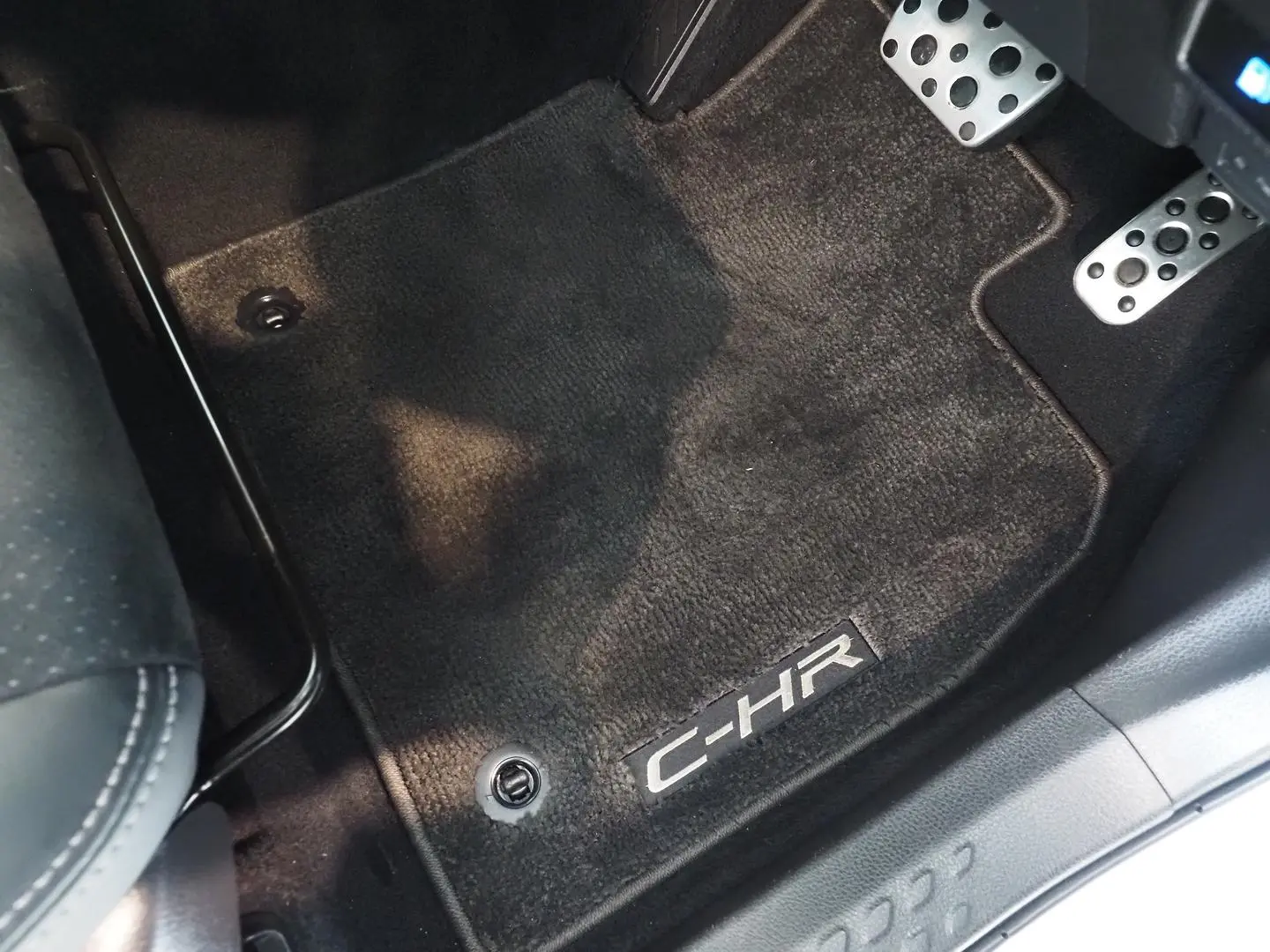 2022 Toyota C-HR Gallery Image 20