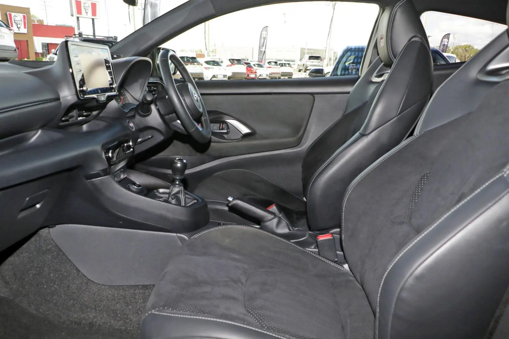 2022 Toyota Yaris Gallery Image 8