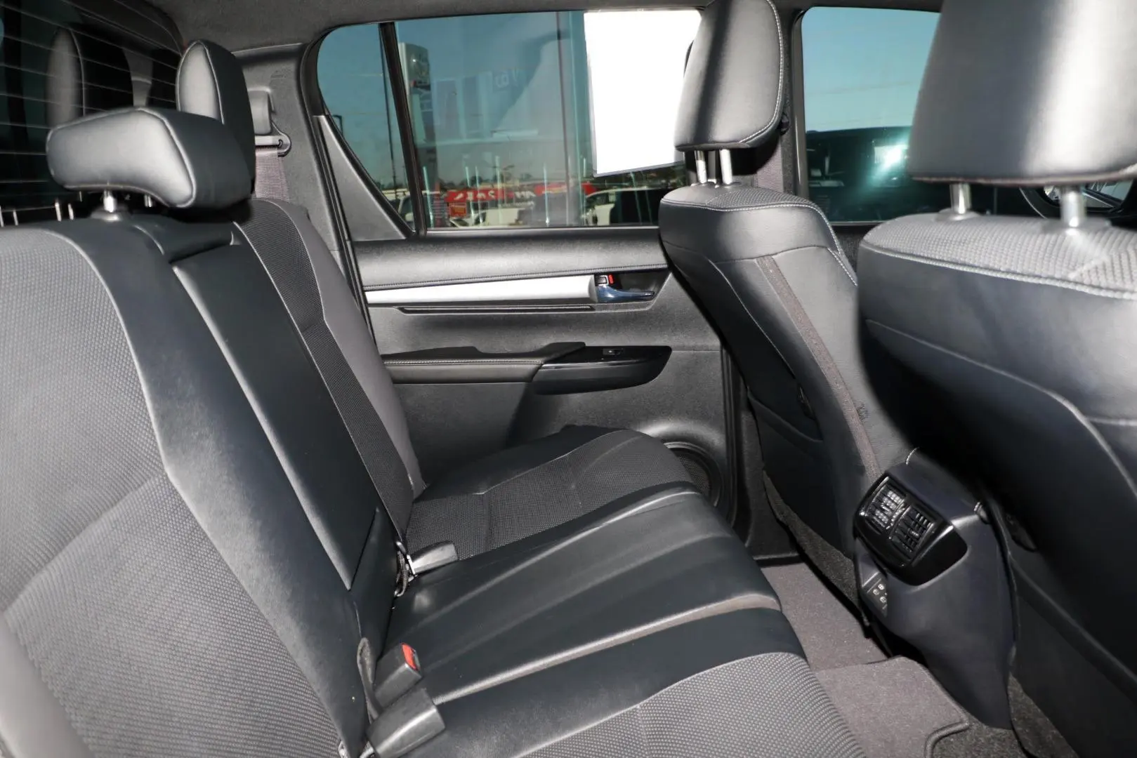 2025 Toyota Hilux Gallery Image 10