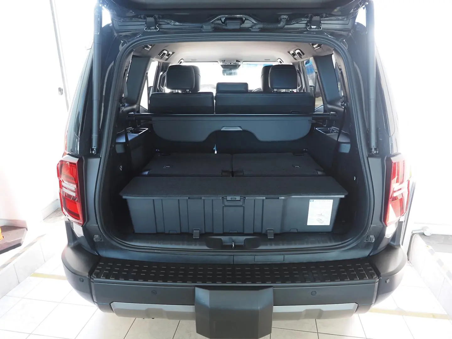 2025 Toyota Landcruiser Prado Gallery Image 6