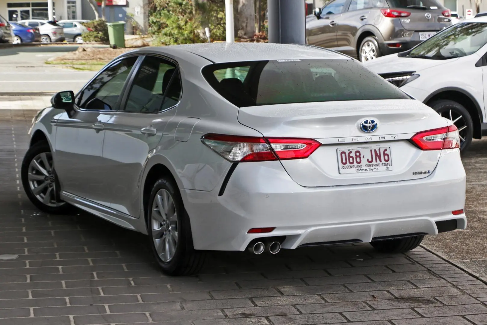 2020 Toyota Camry Gallery Image 2