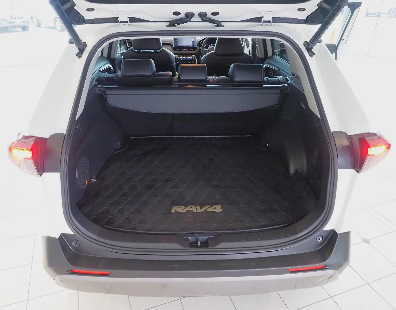2021 Toyota RAV4 Gallery Image 16