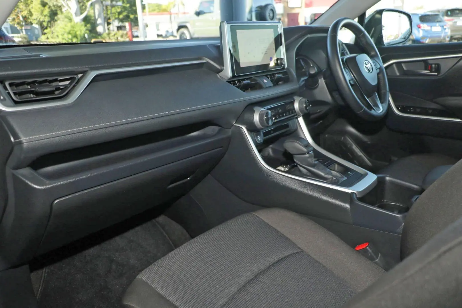 2025 Toyota RAV4 Gallery Image 8