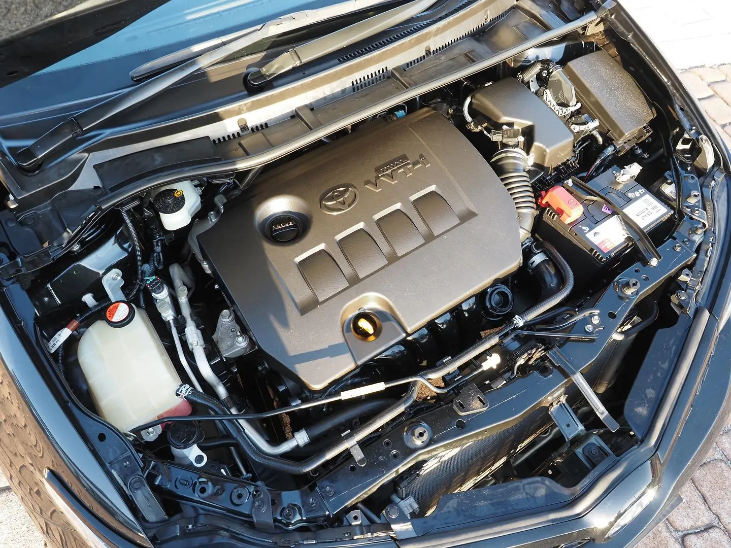 2016 Toyota Corolla Gallery Image 4