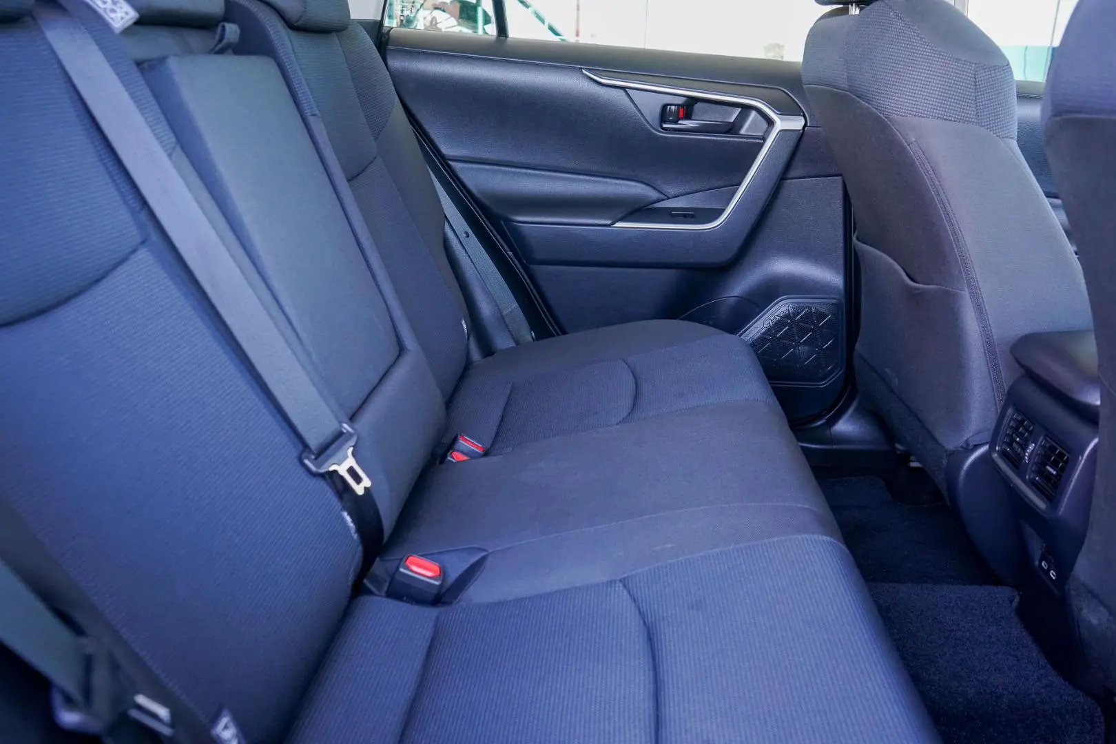 2025 Toyota RAV4 Gallery Image 8