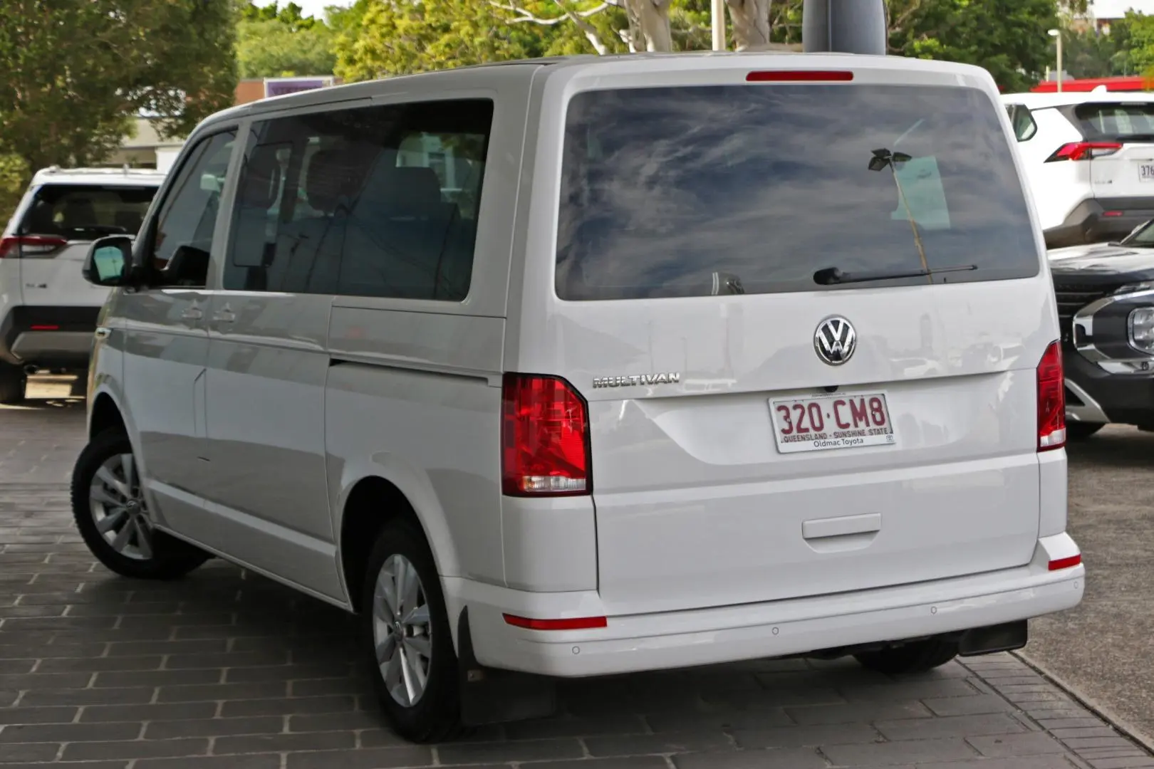 2021 Volkswagen Multivan Gallery Image 2