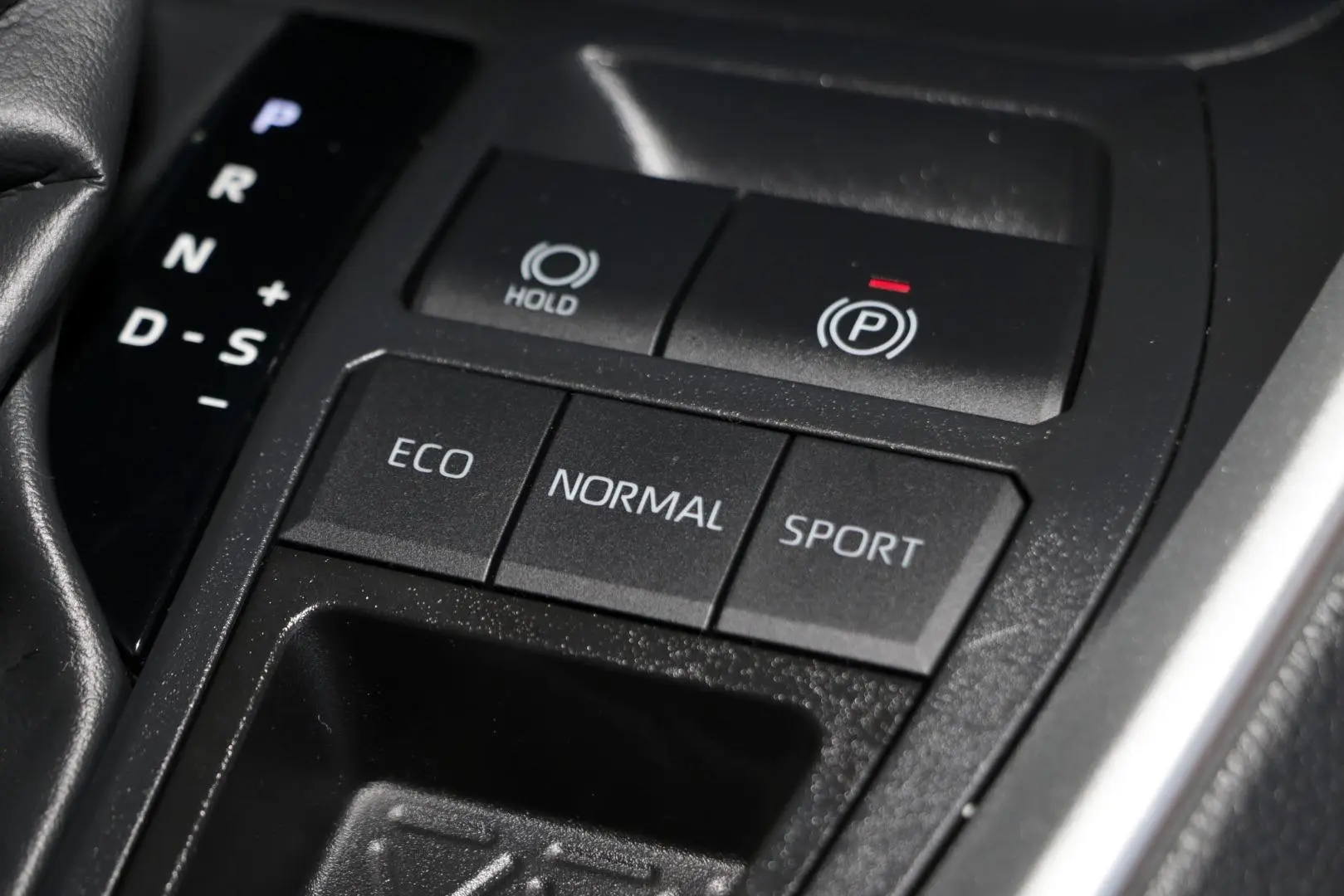 2025 Toyota RAV4 Gallery Image 18