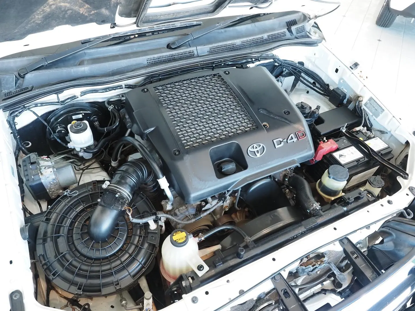 2015 Toyota Hilux Gallery Image 4