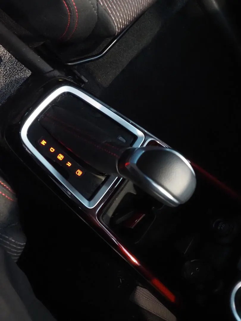 2020 Suzuki Swift Gallery Image 20