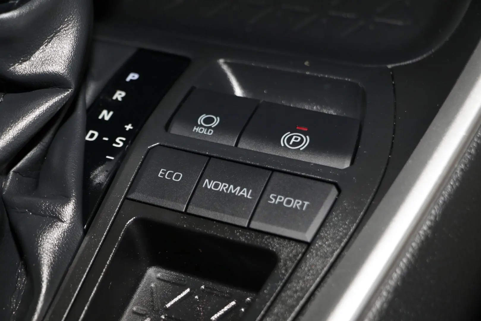 2024 Toyota RAV4 Gallery Image 16