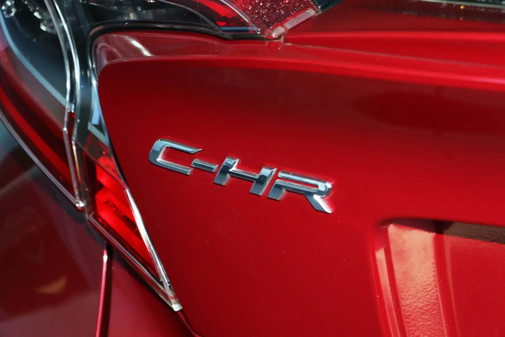 2019 Toyota C-HR Gallery Image 19