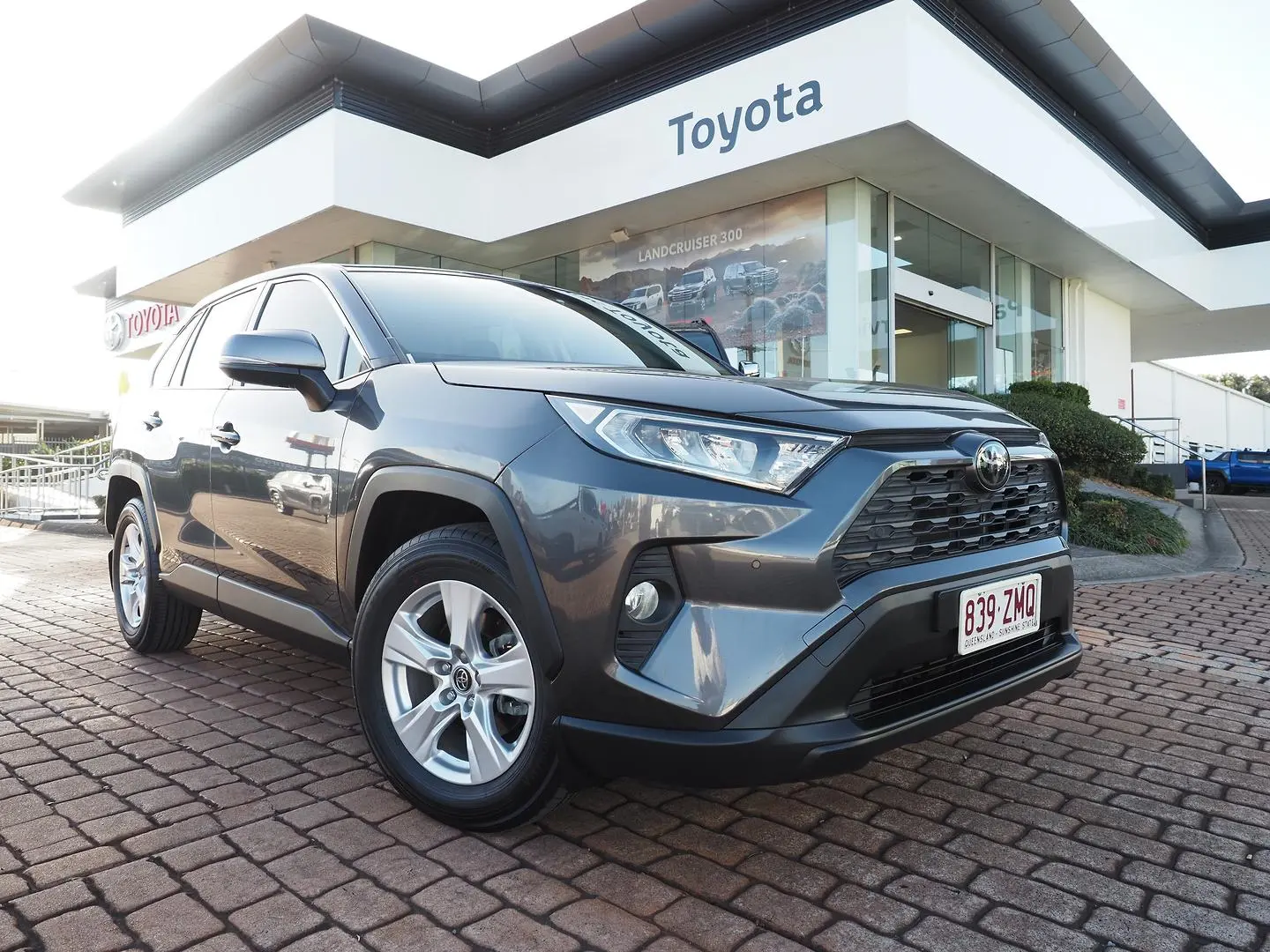 2019 Toyota RAV4 Gallery Image 1