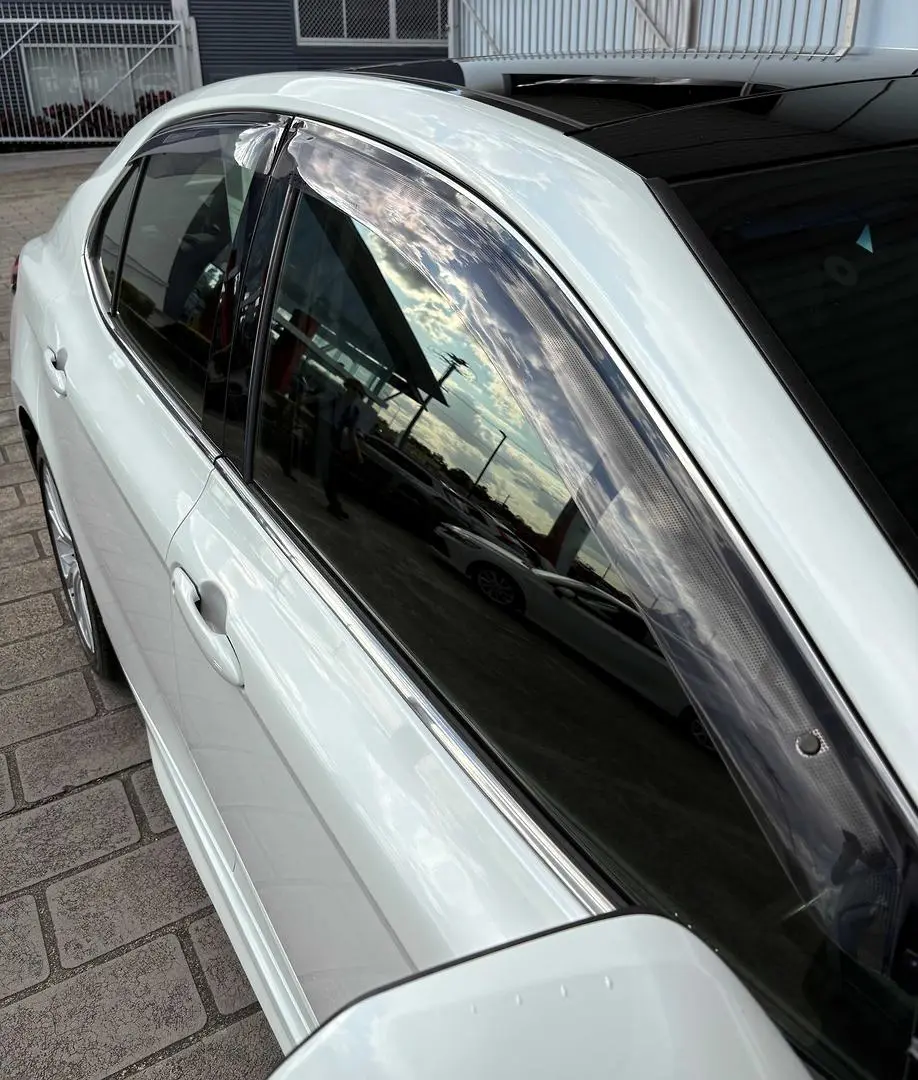 2019 Toyota Camry Gallery Image 7