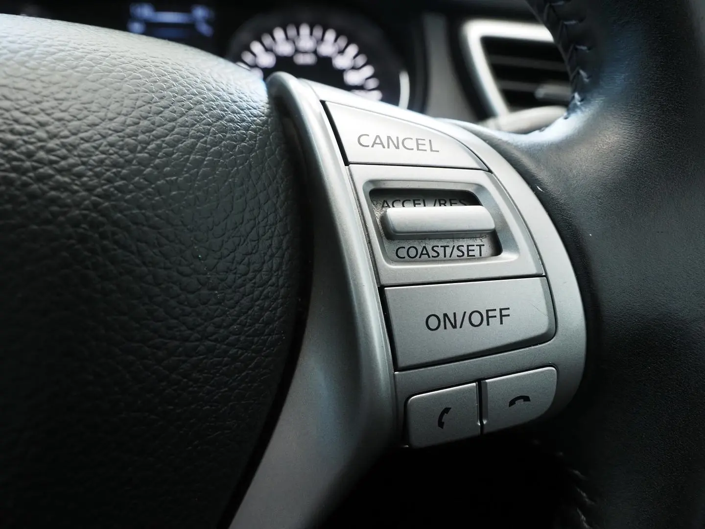 2016 Nissan QASHQAI Gallery Image 24