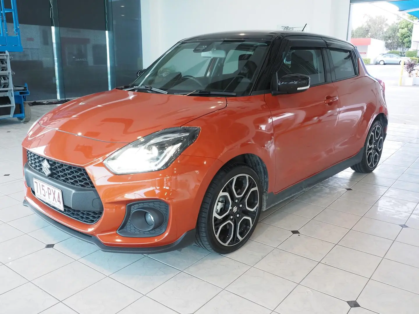 2020 Suzuki Swift Gallery Image 11