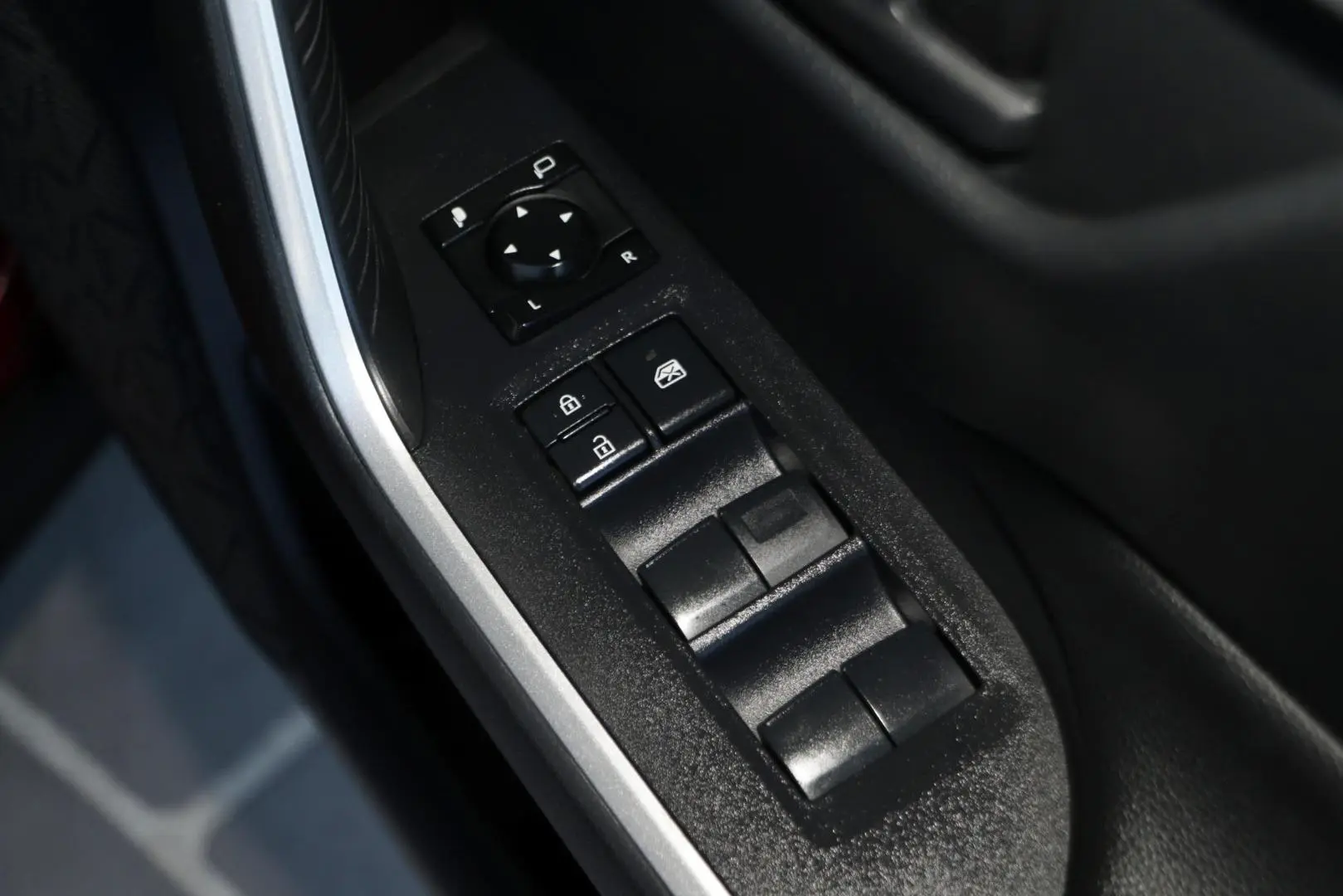 2025 Toyota RAV4 Gallery Image 20