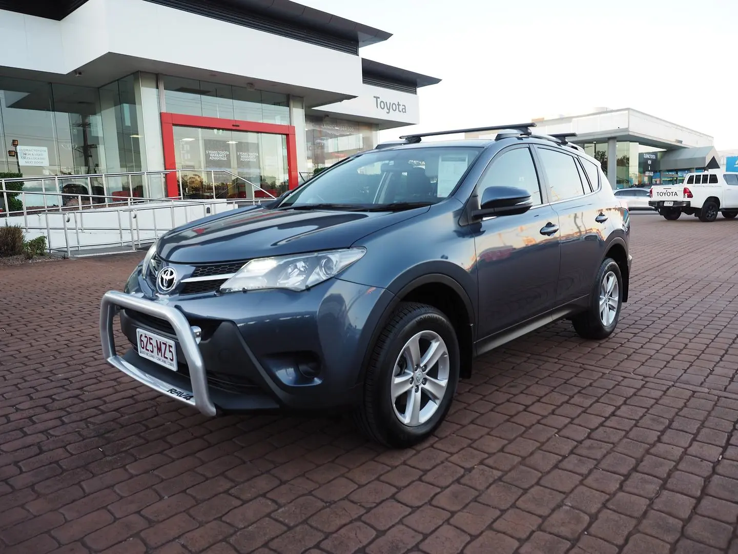 2013 Toyota RAV4 Gallery Image 7