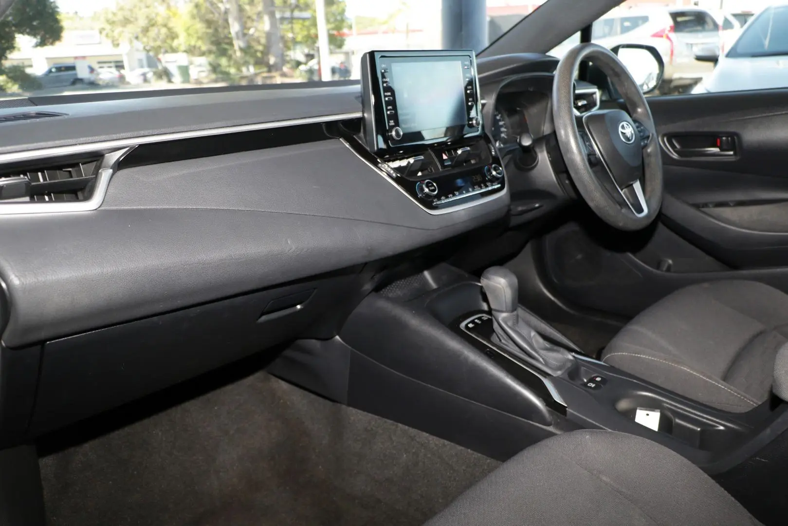 2019 Toyota Corolla Gallery Image 7