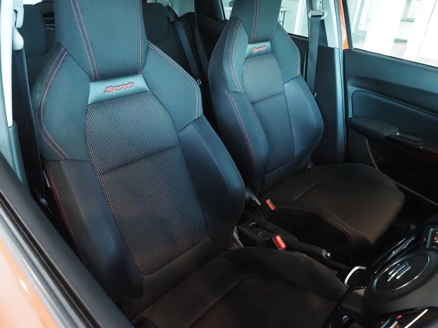 2020 Suzuki Swift Gallery Image 6