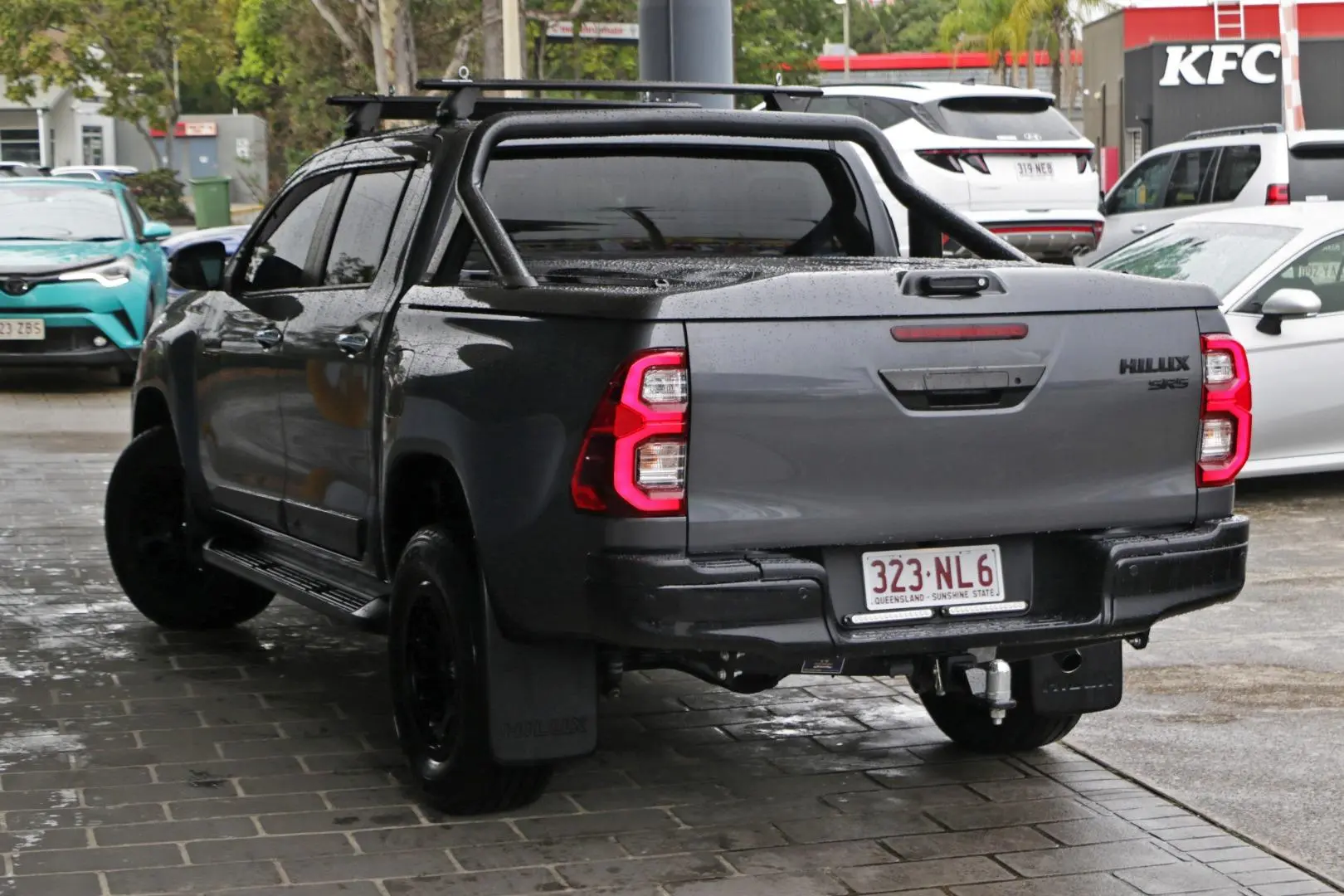 2021 Toyota Hilux Gallery Image 2