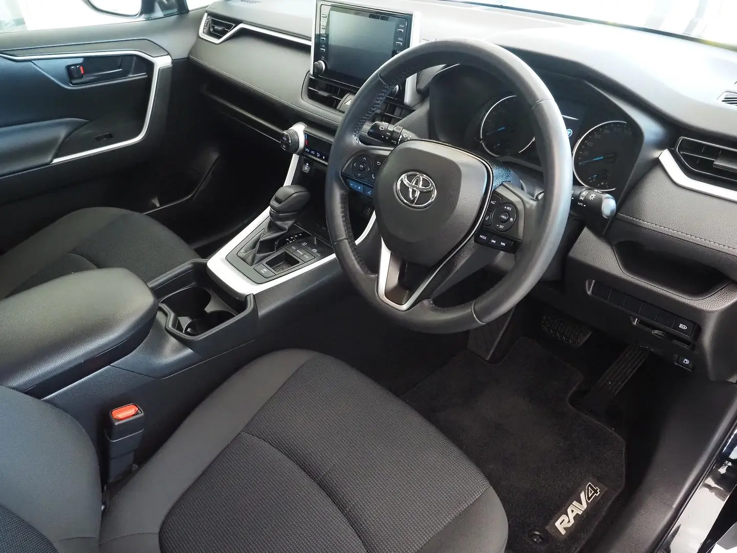 2020 Toyota RAV4 Gallery Image 4