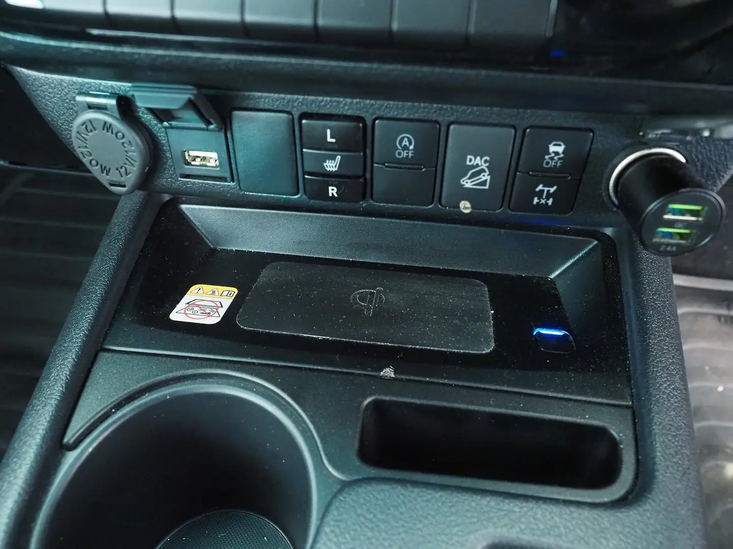 2025 Toyota Hilux Gallery Image 25