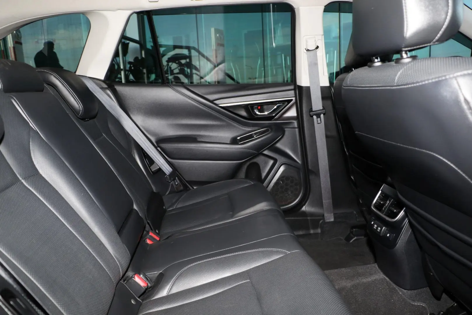 2022 Subaru Outback Gallery Image 9