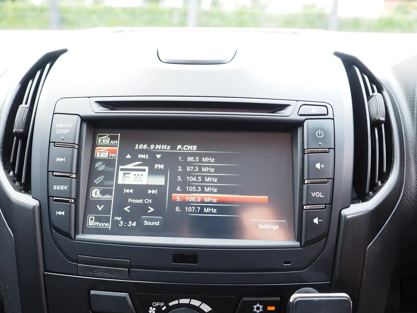 2019 Isuzu D-MAX Gallery Image 21
