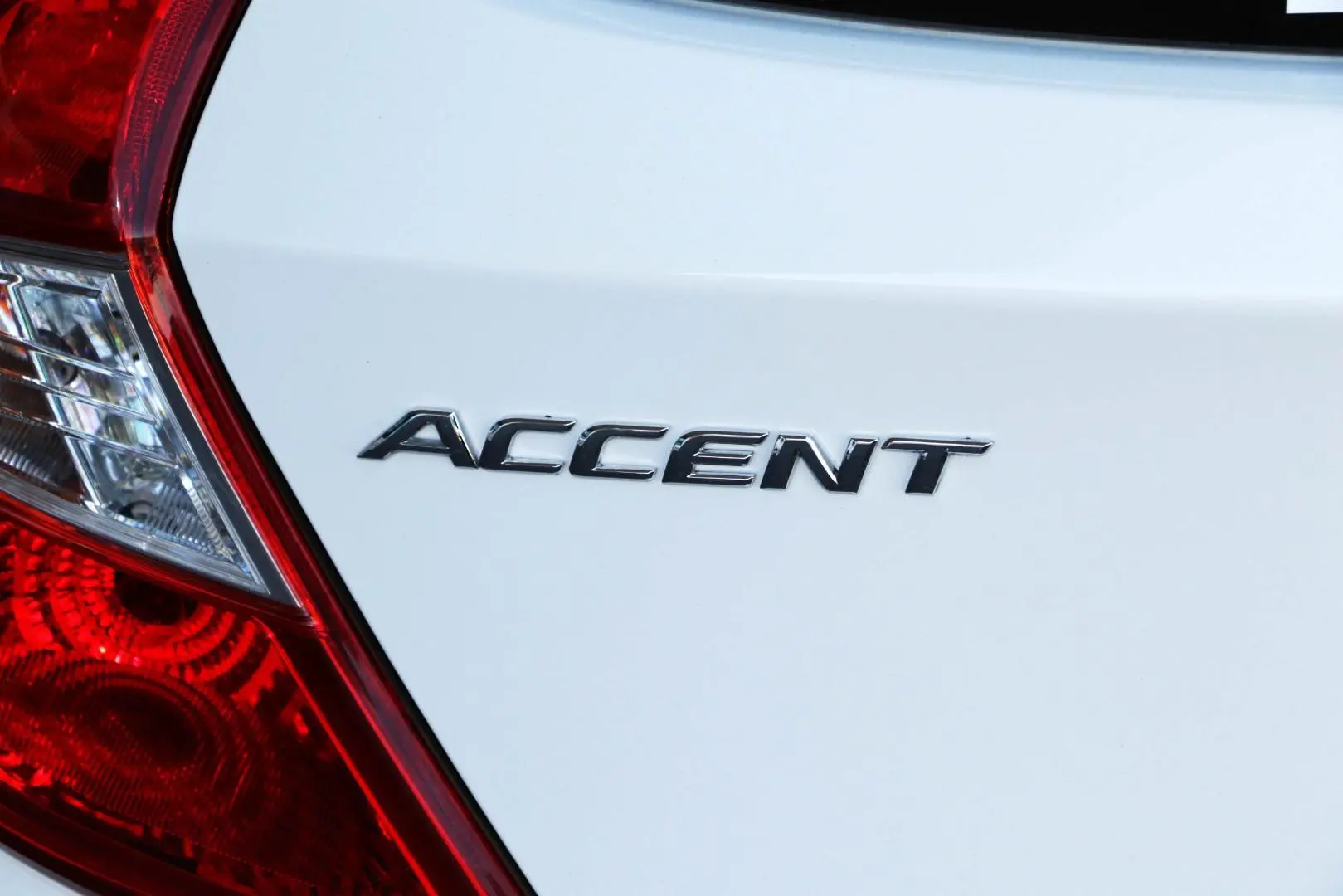 2017 Hyundai Accent Gallery Image 20