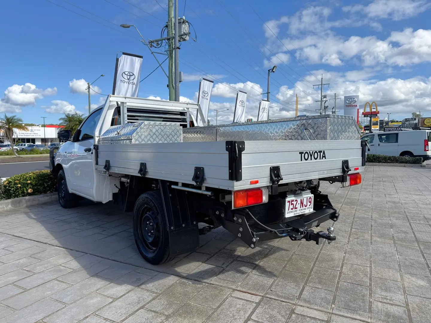2018 Toyota Hilux Gallery Image 7