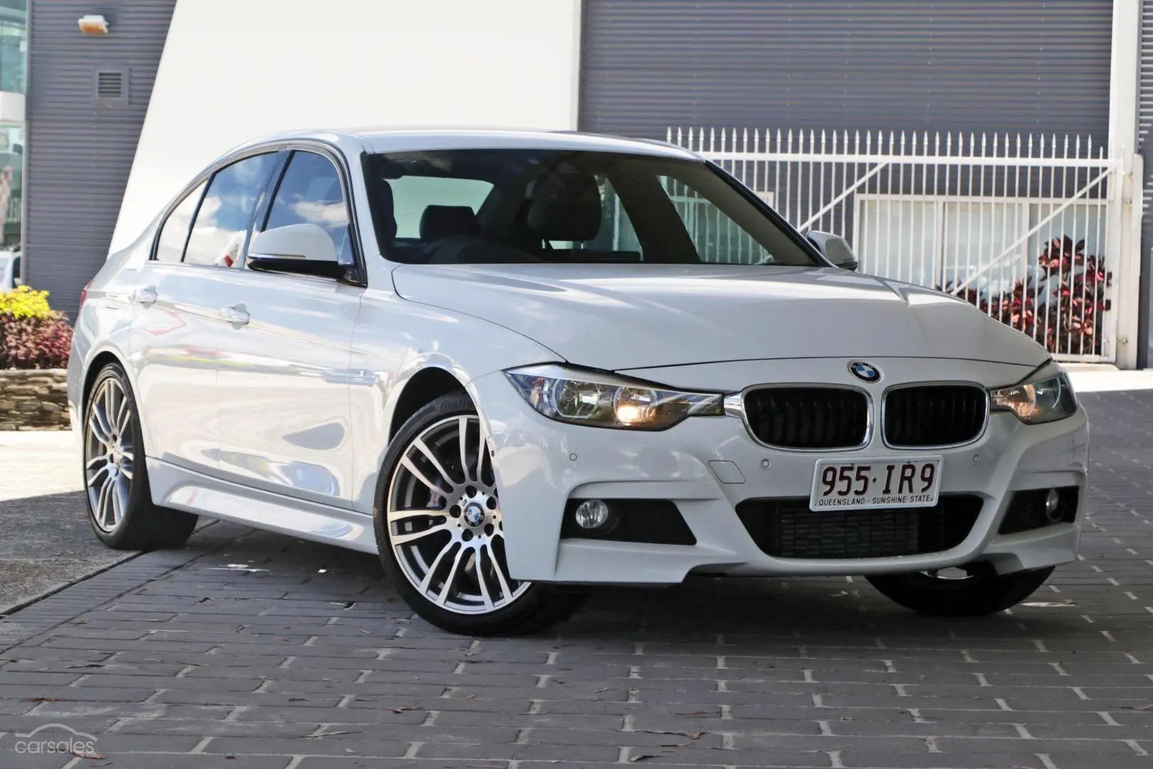 2014 BMW 3 Series Image 1