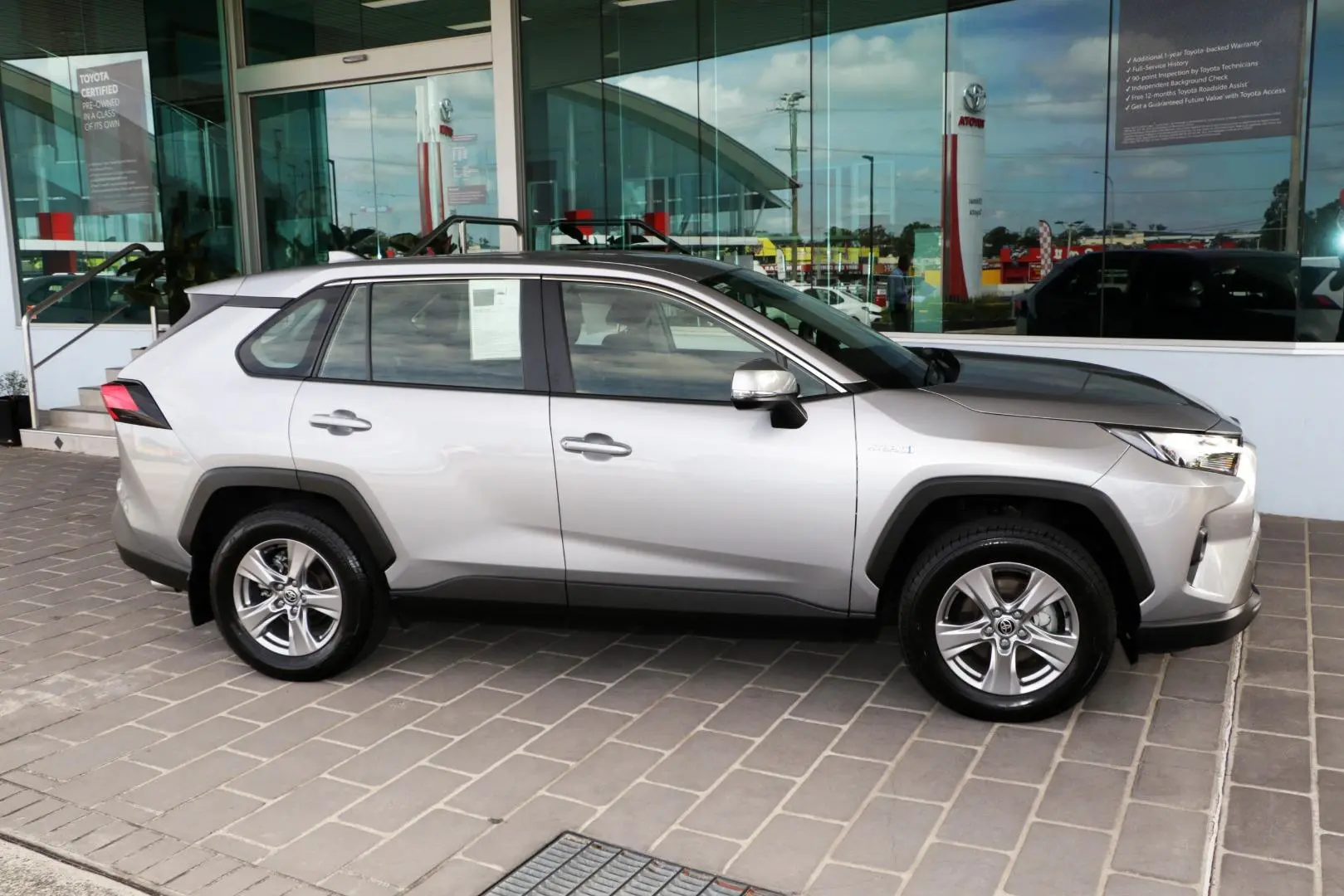 2024 Toyota RAV4 Gallery Image 5