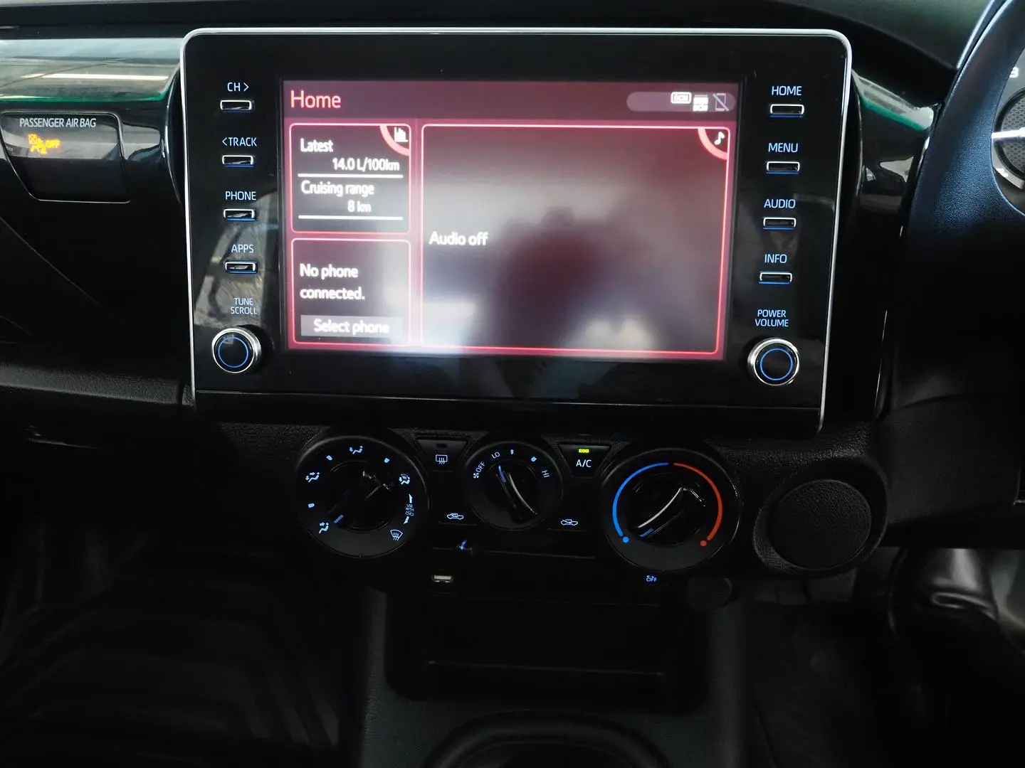 2023 Toyota Hilux Gallery Image 19