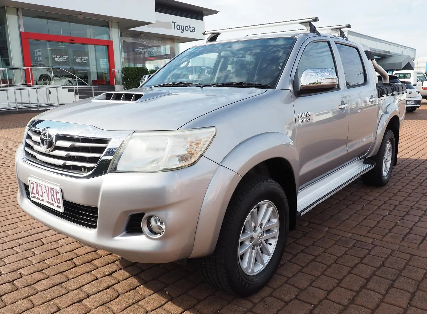 2015 Toyota Hilux Gallery Image 8