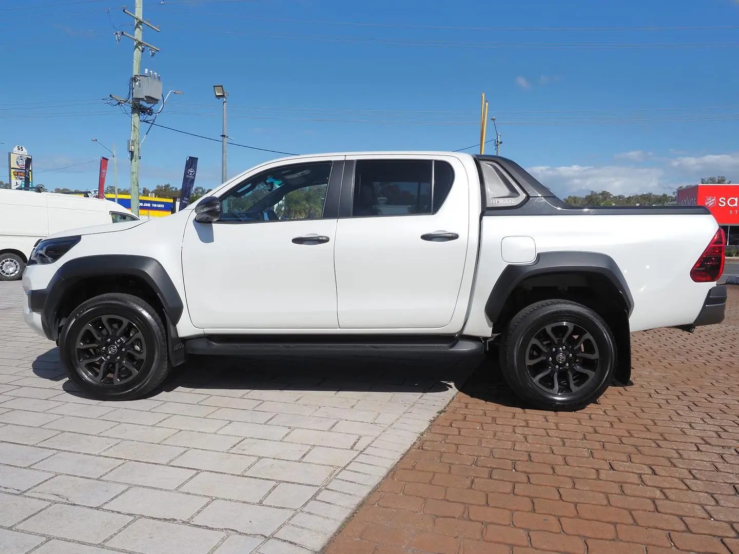 2025 Toyota Hilux Gallery Image 15
