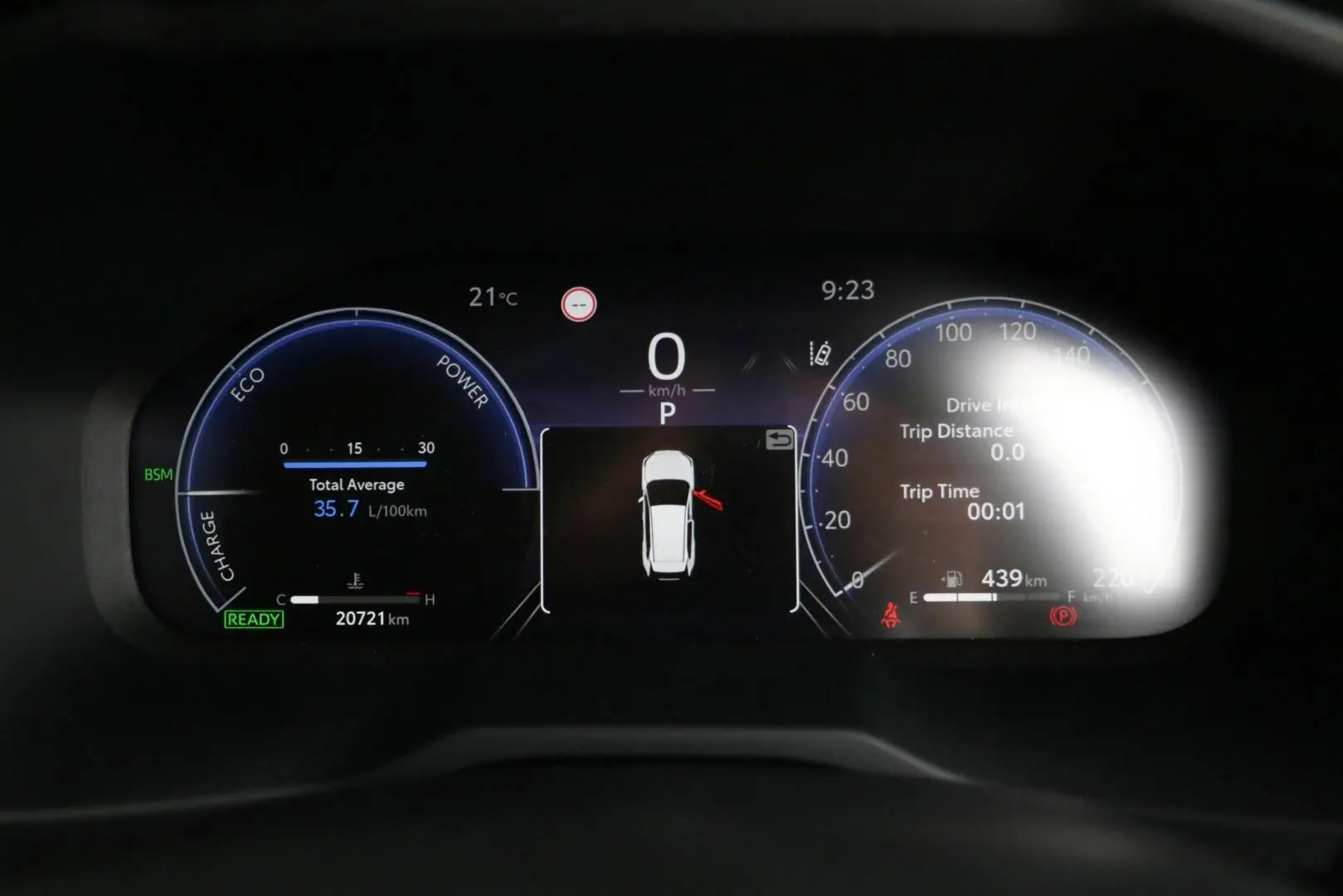 2025 Toyota RAV4 Gallery Image 12