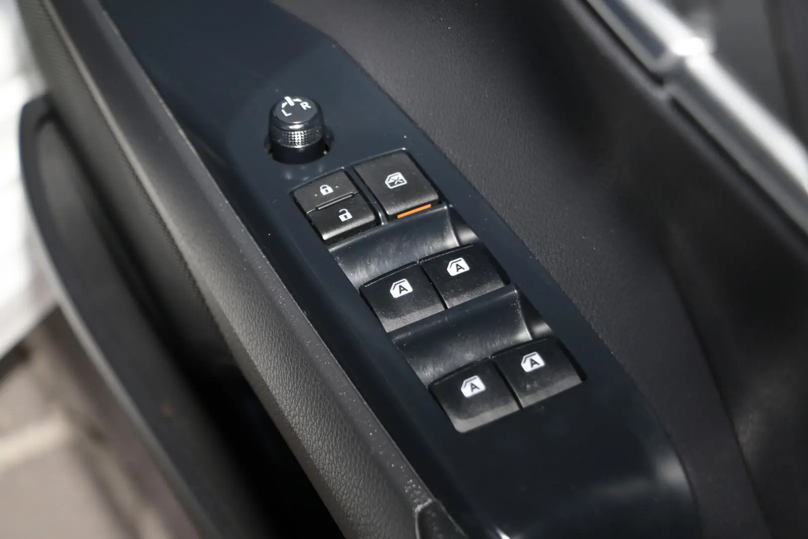 2020 Toyota Camry Gallery Image 18