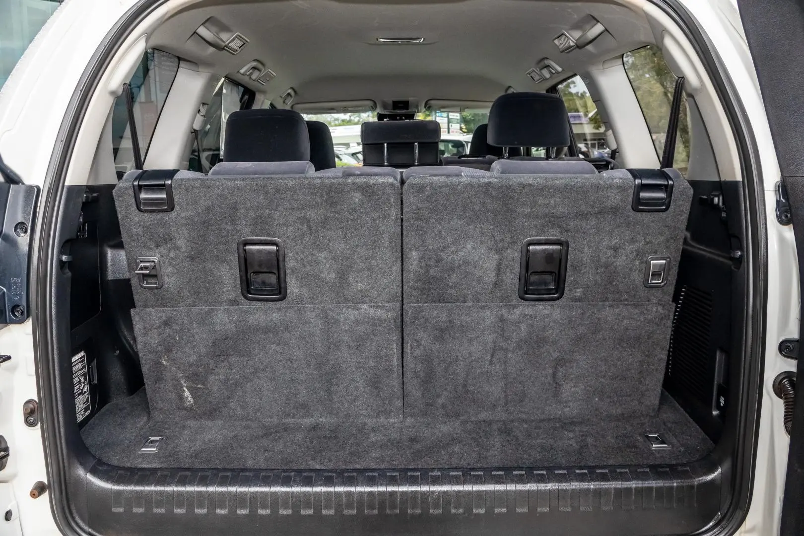2023 Toyota Landcruiser Prado Gallery Image 24